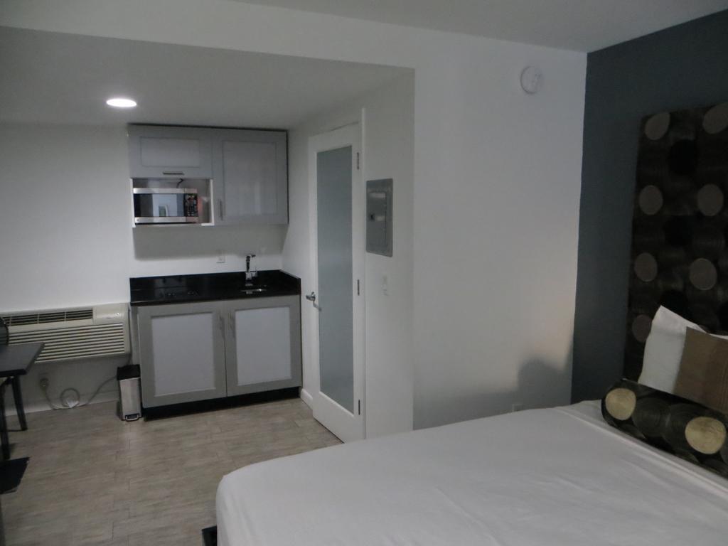 Lotus Boutique Inn And Suites ออร์มอนด์บีช ภายนอก รูปภาพ