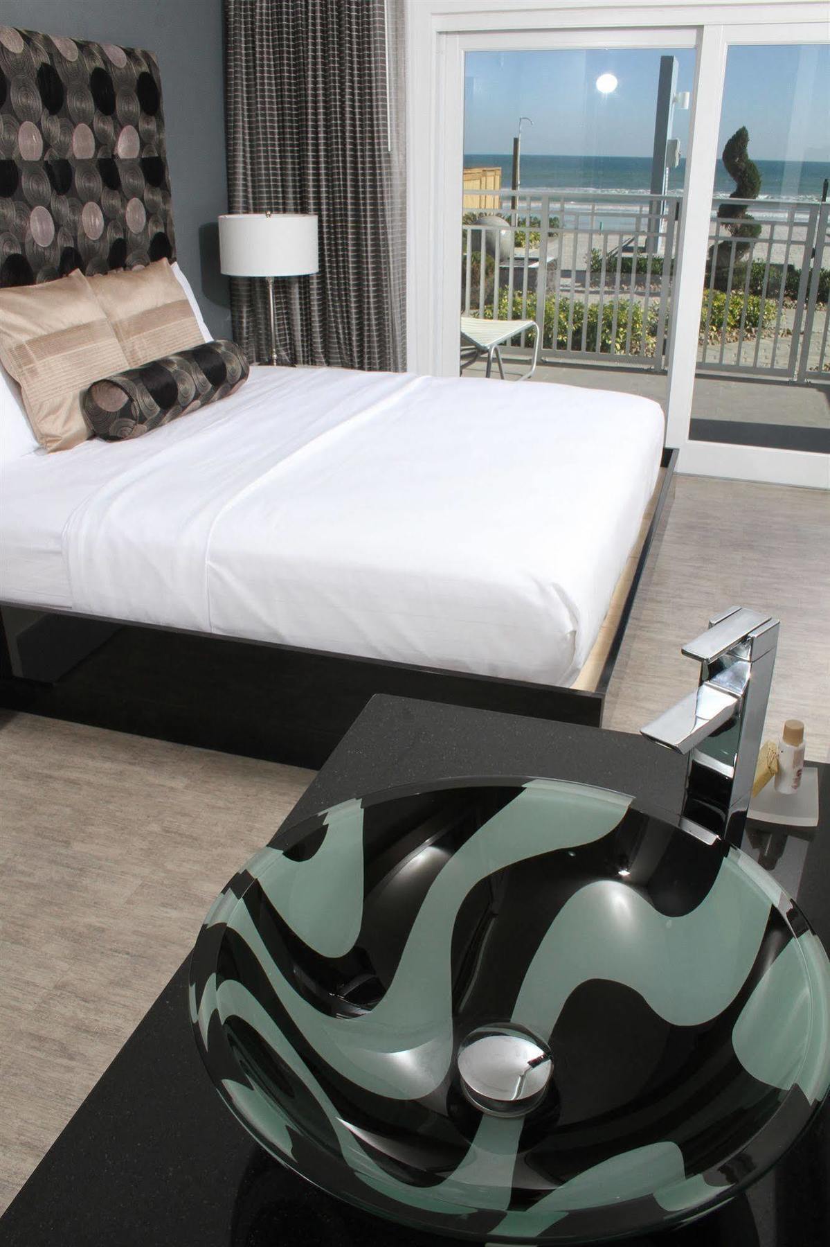 Lotus Boutique Inn And Suites ออร์มอนด์บีช ภายนอก รูปภาพ